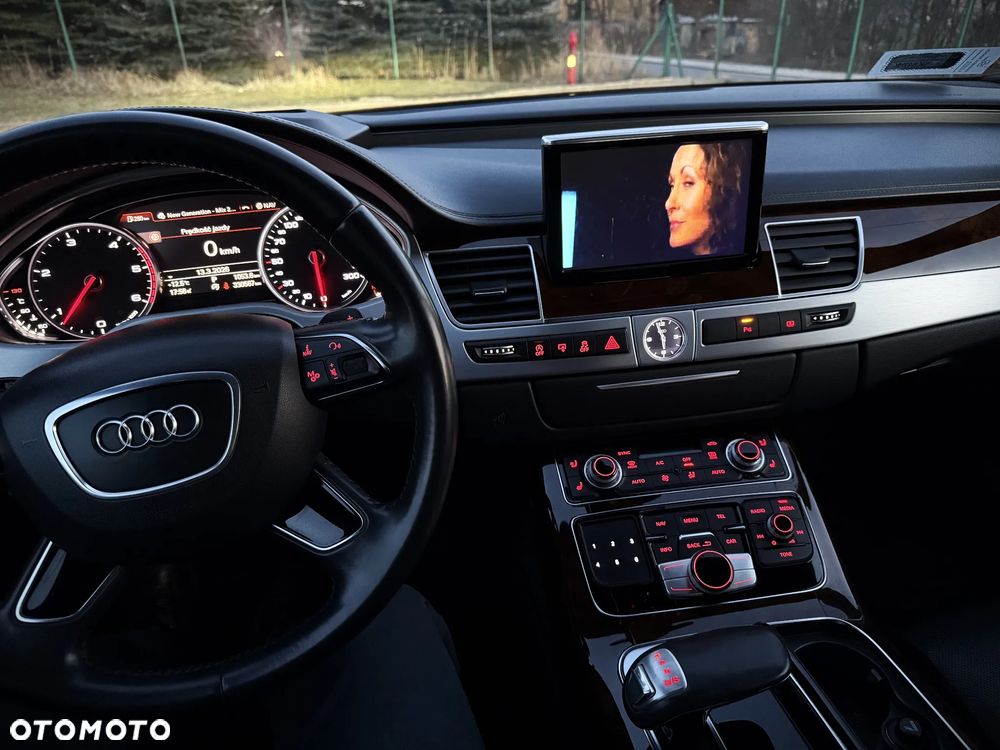 Audi A8 4.2 TDI DPF (clean diesel) quattro tiptronic - 19