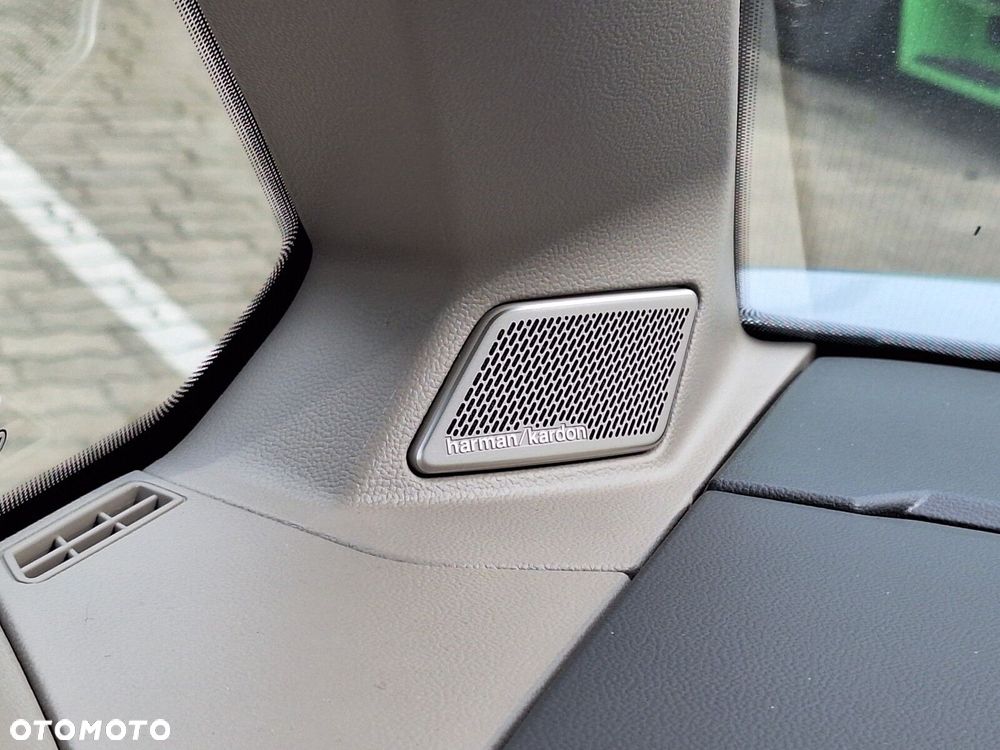 Volkswagen Multivan - 17