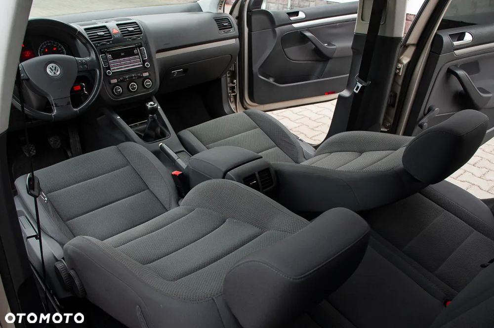 Volkswagen Golf 1.6 United - 29