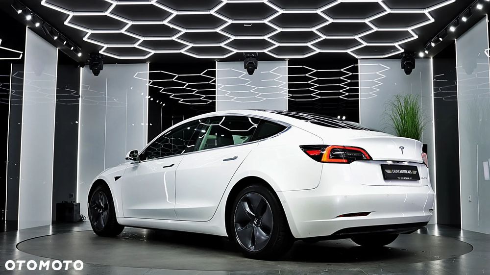 Tesla Model 3 Standard Reichweite Plus Hinterradantrieb - 7