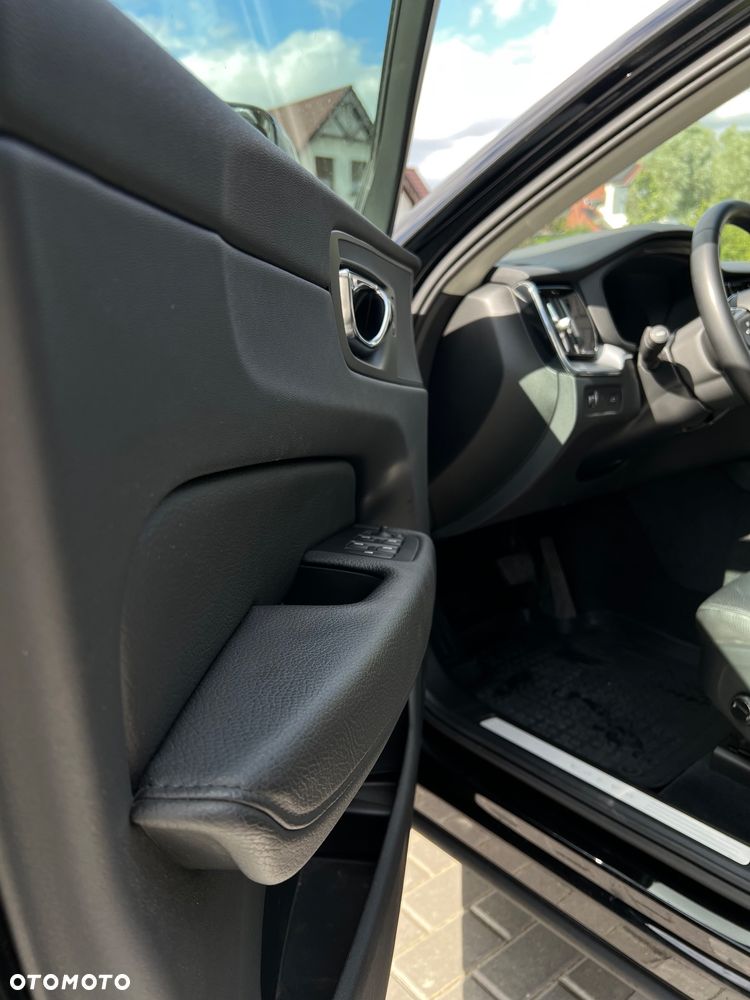 Volvo XC 60 B4 D Momentum Pro - 19