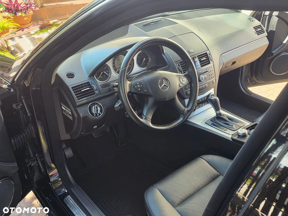 Mercedes-Benz Klasa C 320 CDI 7G-TRONIC Avantgarde - 24