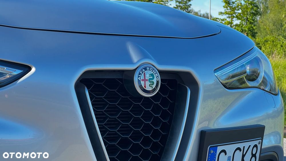 Alfa Romeo Stelvio - 2