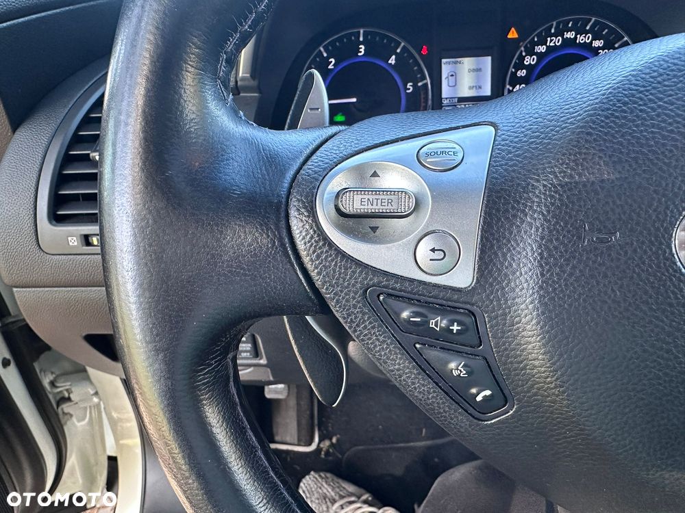 Infiniti QX70 3.0d GT Premium - 16