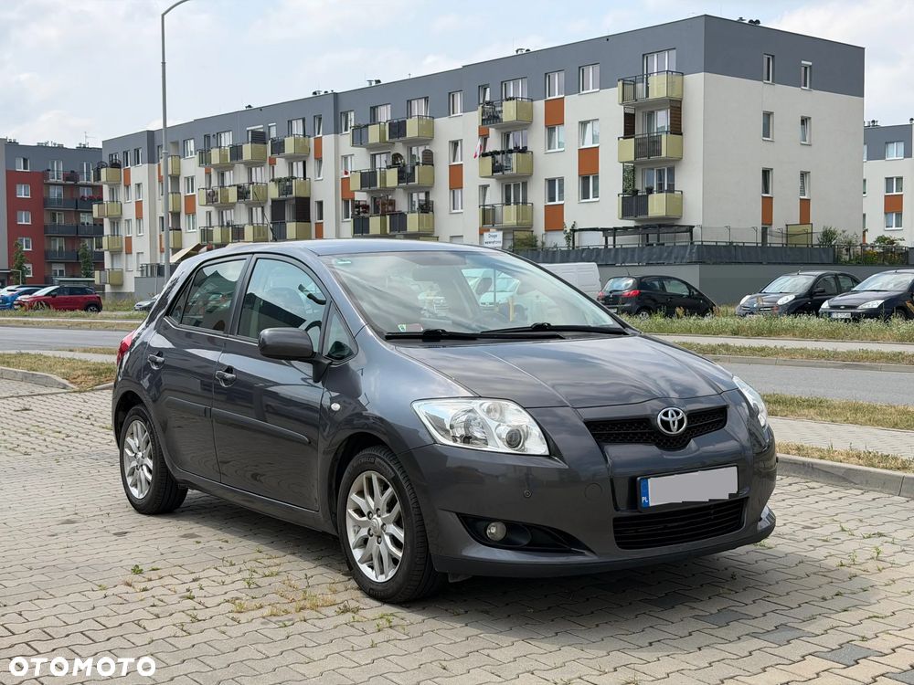 Toyota Auris - 1