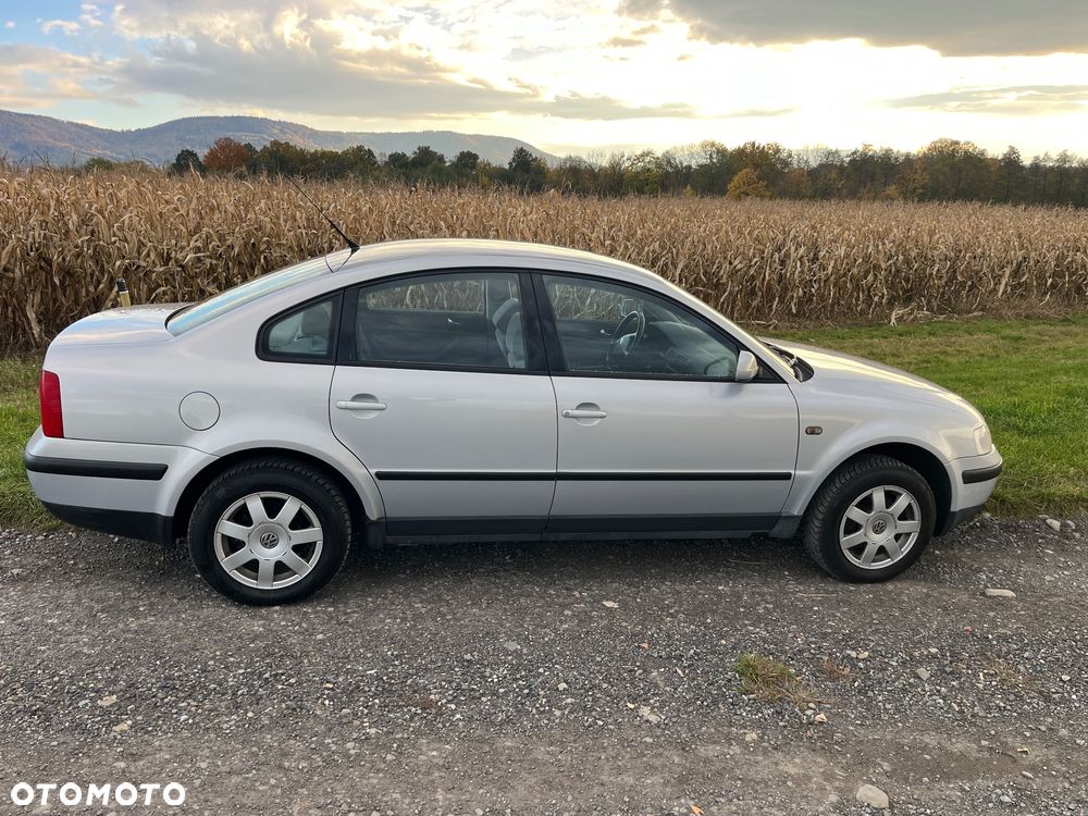 Volkswagen Passat 1.8T Comfortline - 6