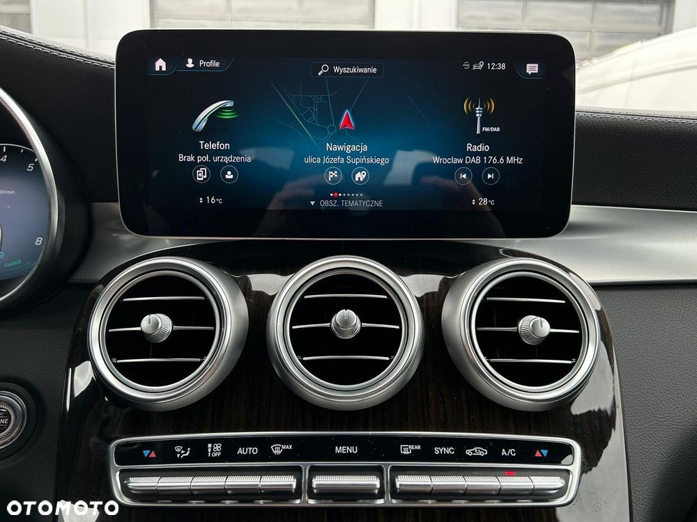 Mercedes-Benz GLC - 27