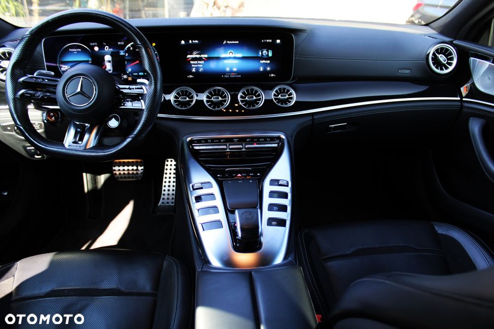 Mercedes-Benz AMG GT 43 4-Matic+ - 12
