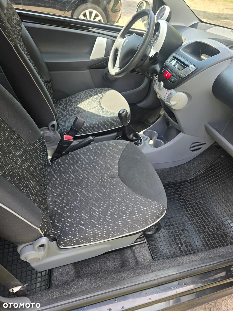 Peugeot 107 1.0 Urban Move - 10