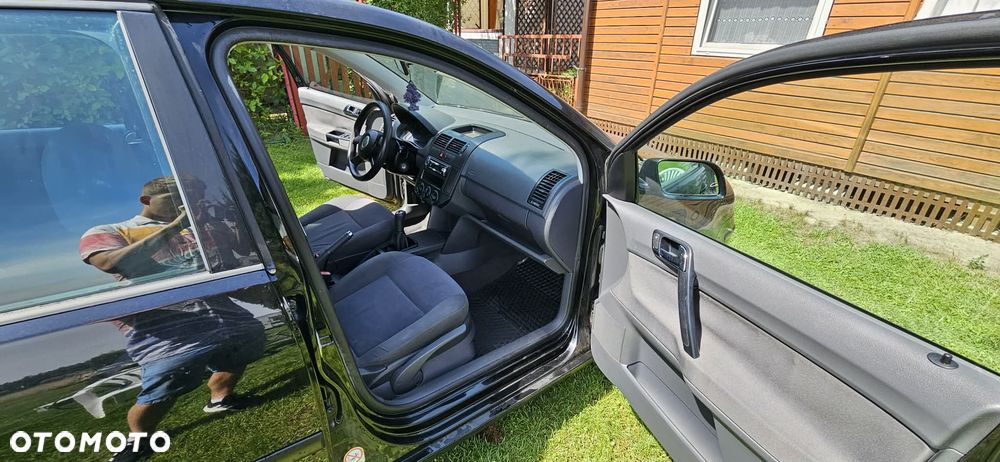 Volkswagen Polo 1.4 16V Comfortline - 11