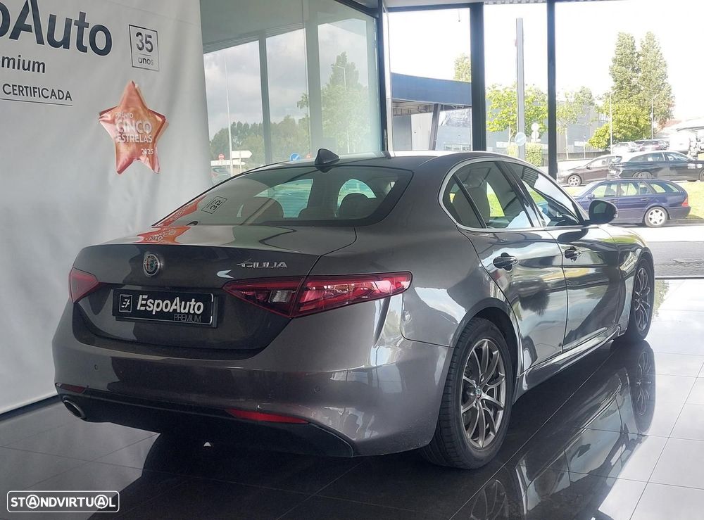 Alfa Romeo Giulia 2.2 D - 3