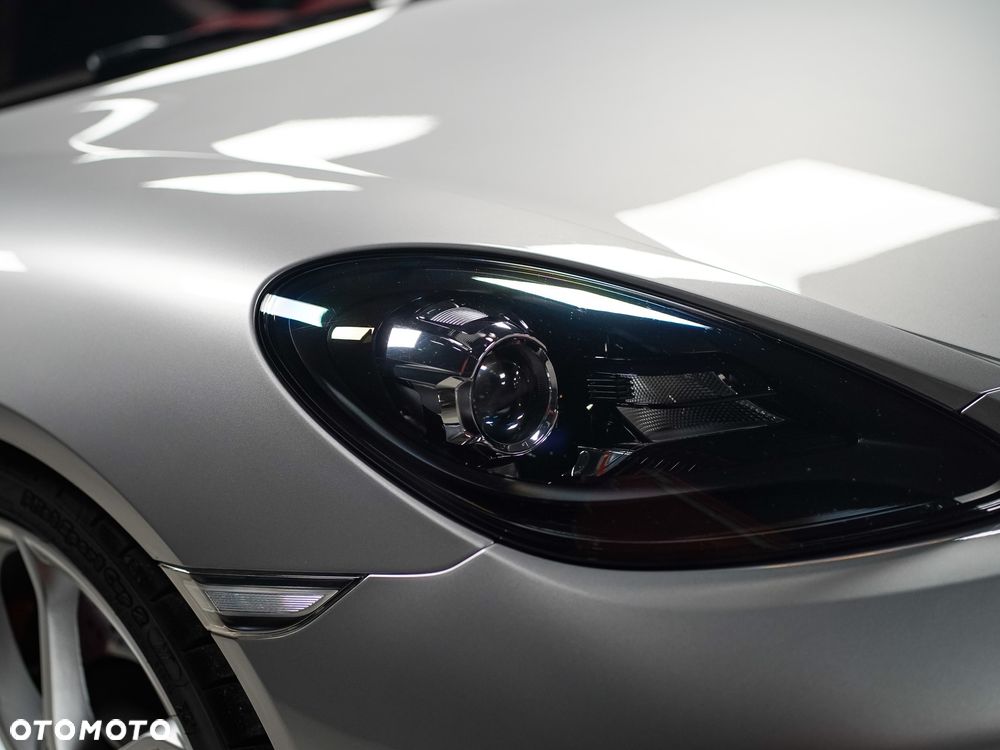 Porsche 718 Boxster Spyder - 11
