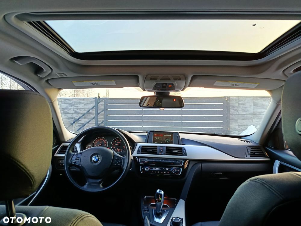 BMW Seria 3 320i - 7