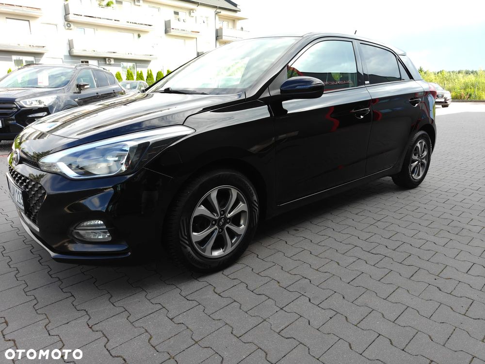 Hyundai i20 blue 1.2 Pure - 11