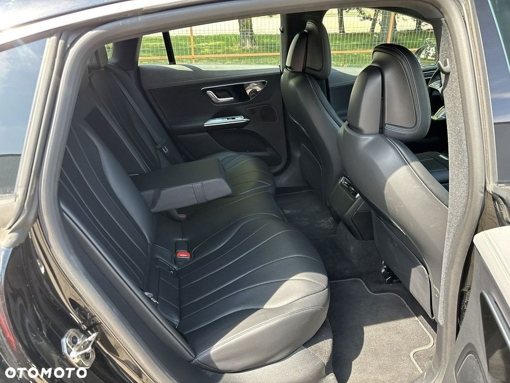 Mercedes-Benz EQE 350+ 90.5kWh - 17