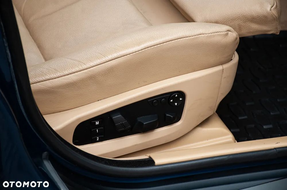 BMW Seria 5 530xi Touring - 27