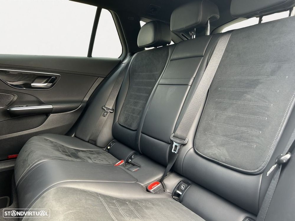 Mercedes-Benz C 300 — fotografia 14