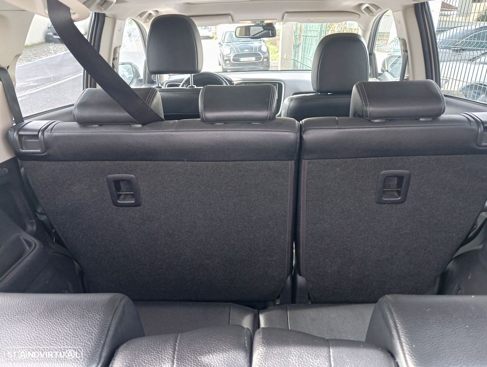 Mitsubishi Outlander 2.2 DI-D Intense - 20