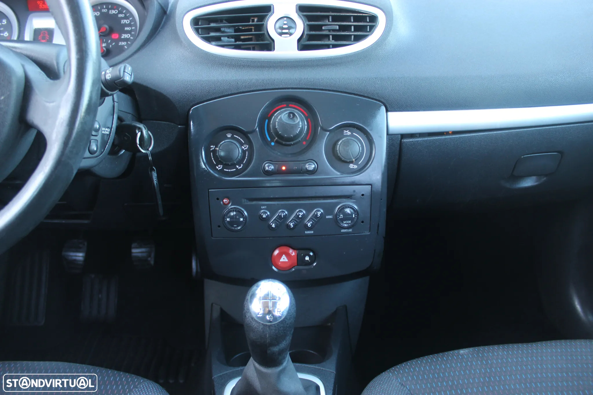 Renault Clio 1.2 16V Dynamique S - 6