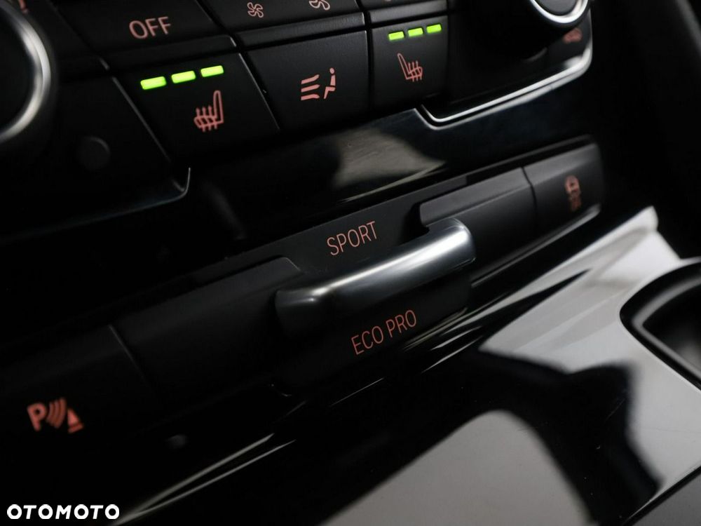 BMW Seria 2 218d M Sport - 27