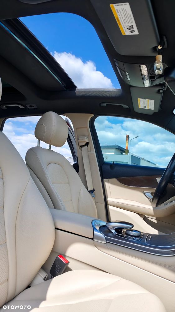 Mercedes-Benz GLC 300 4Matic 9G-TRONIC Exclusive - 17
