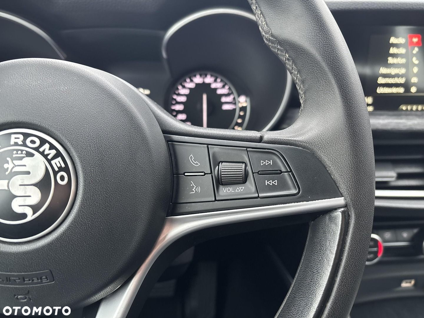 Alfa Romeo Stelvio - 14
