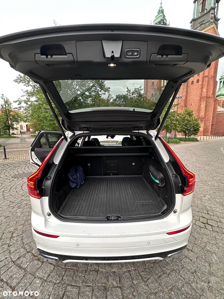 Volvo XC 60 D5 SCR AWD R-Design - 16