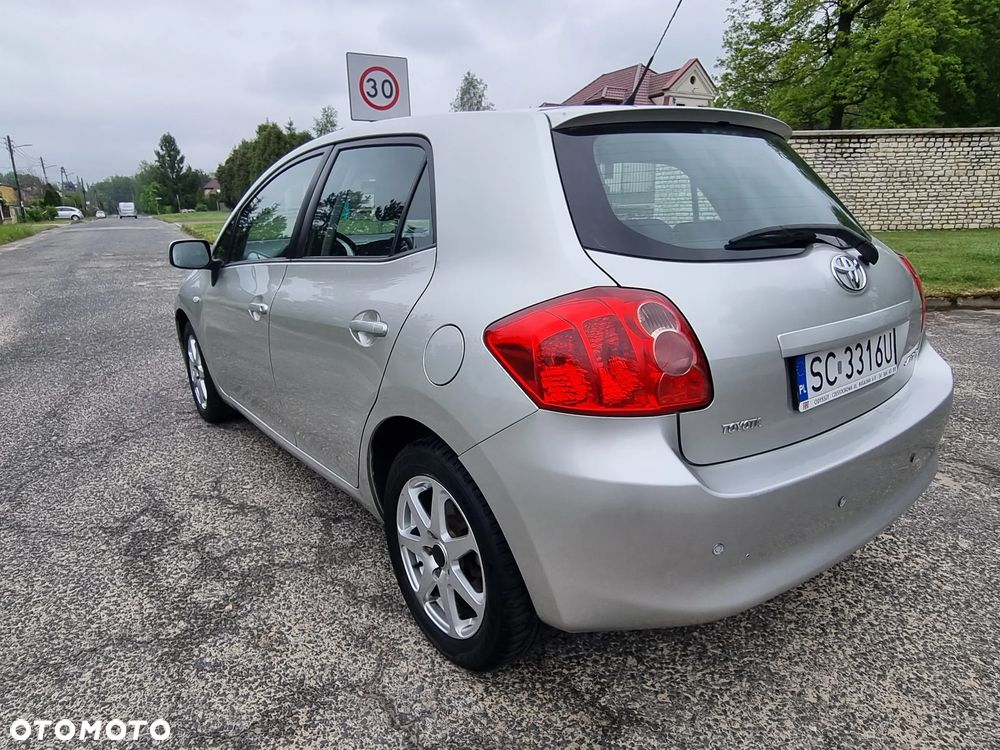 Toyota Auris - 13