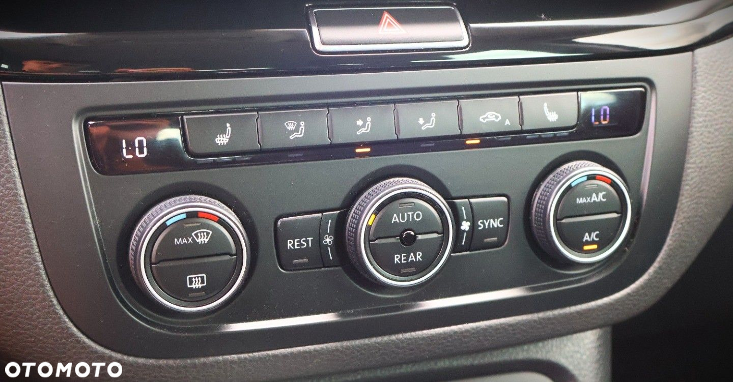 Volkswagen Sharan - 28