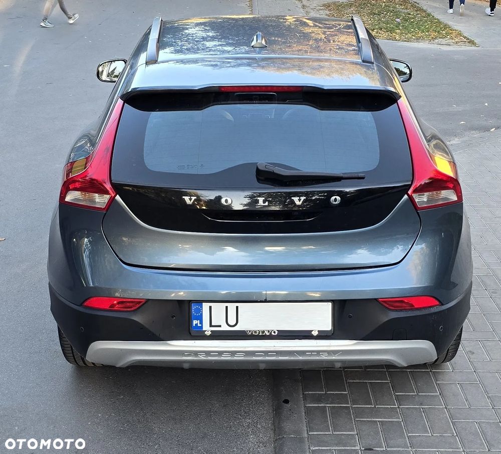 Volvo V40 Cross Country - 9