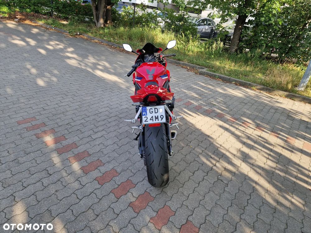 Honda CBR - 4