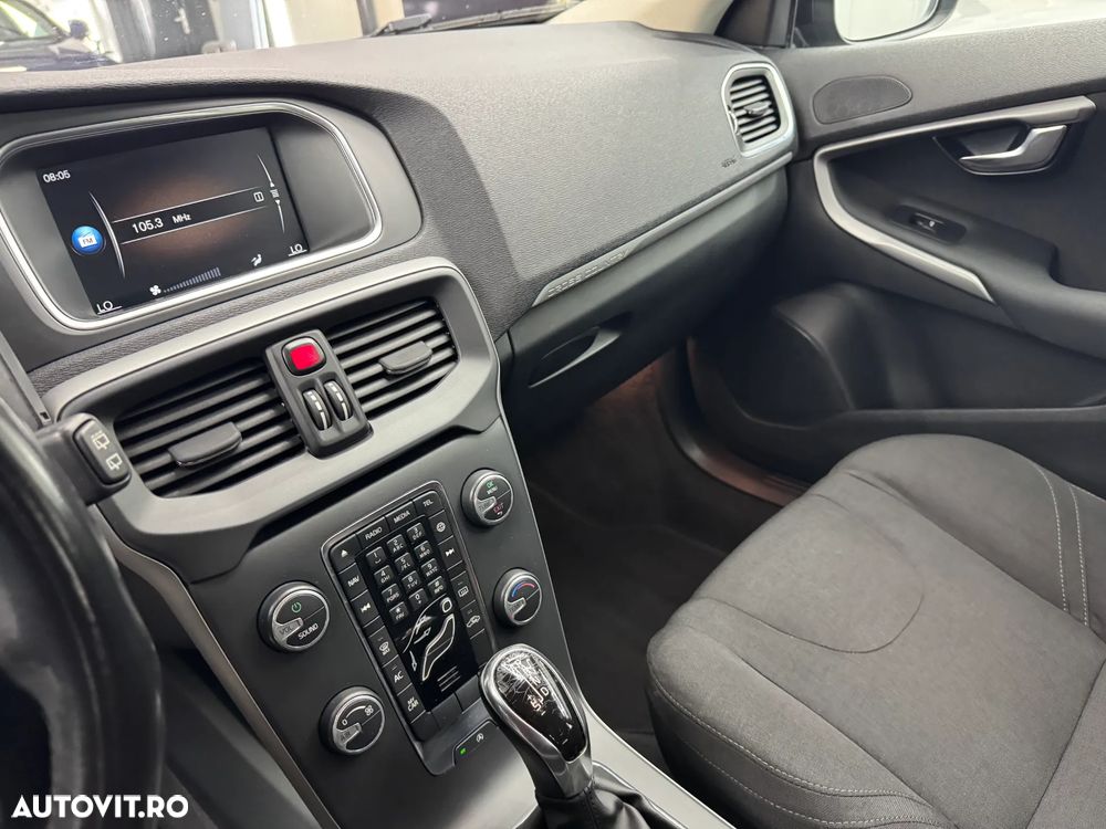 Volvo V40 D3 Geartronic Kinetic - 23