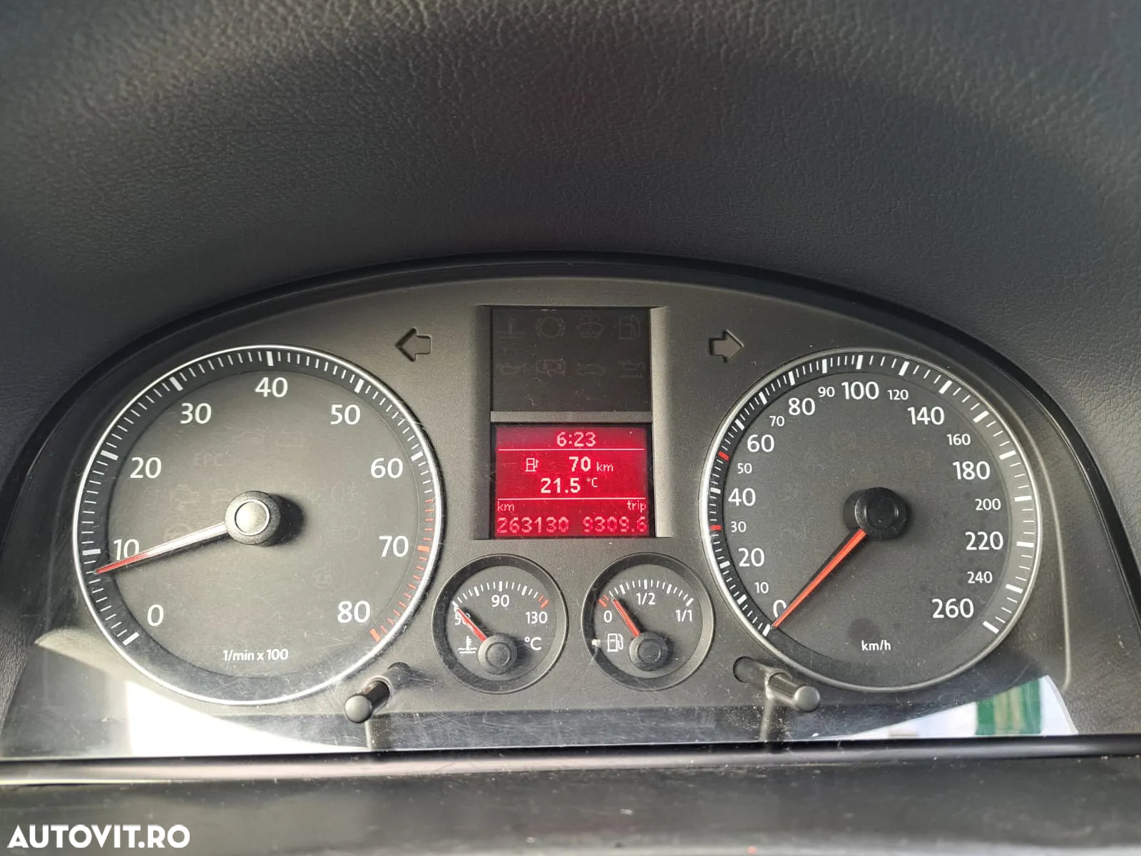 Volkswagen Touran 1.6 FSI Trendline - 13
