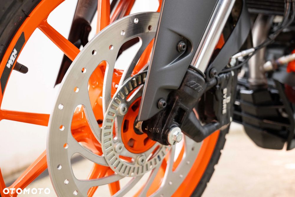 KTM Duke 125 - 32