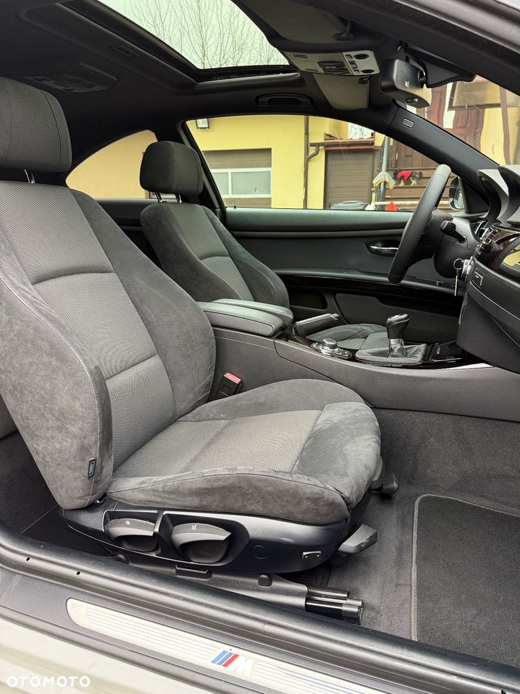 BMW Seria 3 320d DPF Efficient Dynamics Edition - 30