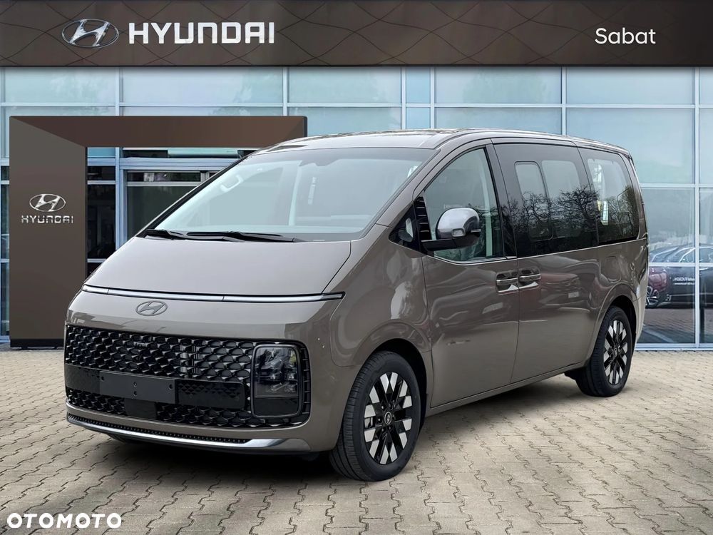 Hyundai Staria 1.6 T-GDI HEV Luxury - 1