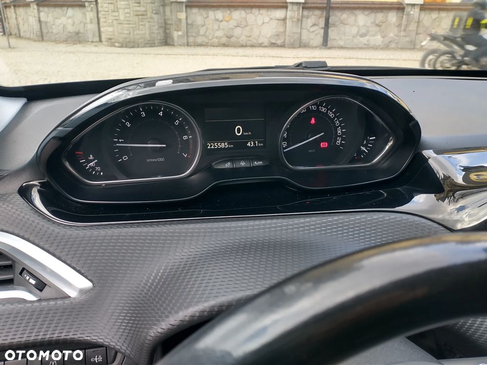 Peugeot 2008 1.6 VTi Active - 23