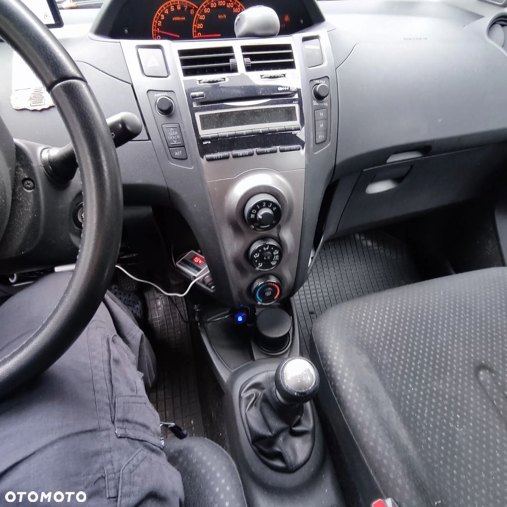 Toyota Yaris - 7