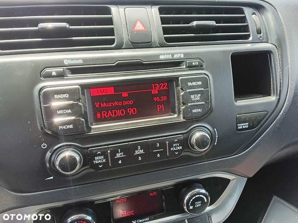 Kia Rio 1.2 Dream Team Edition - 18