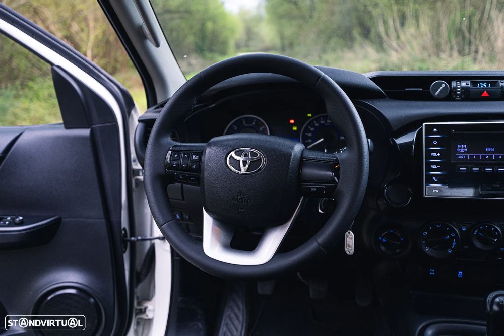 Toyota Hilux 2.4 D-4D 4WD CD CH - 34