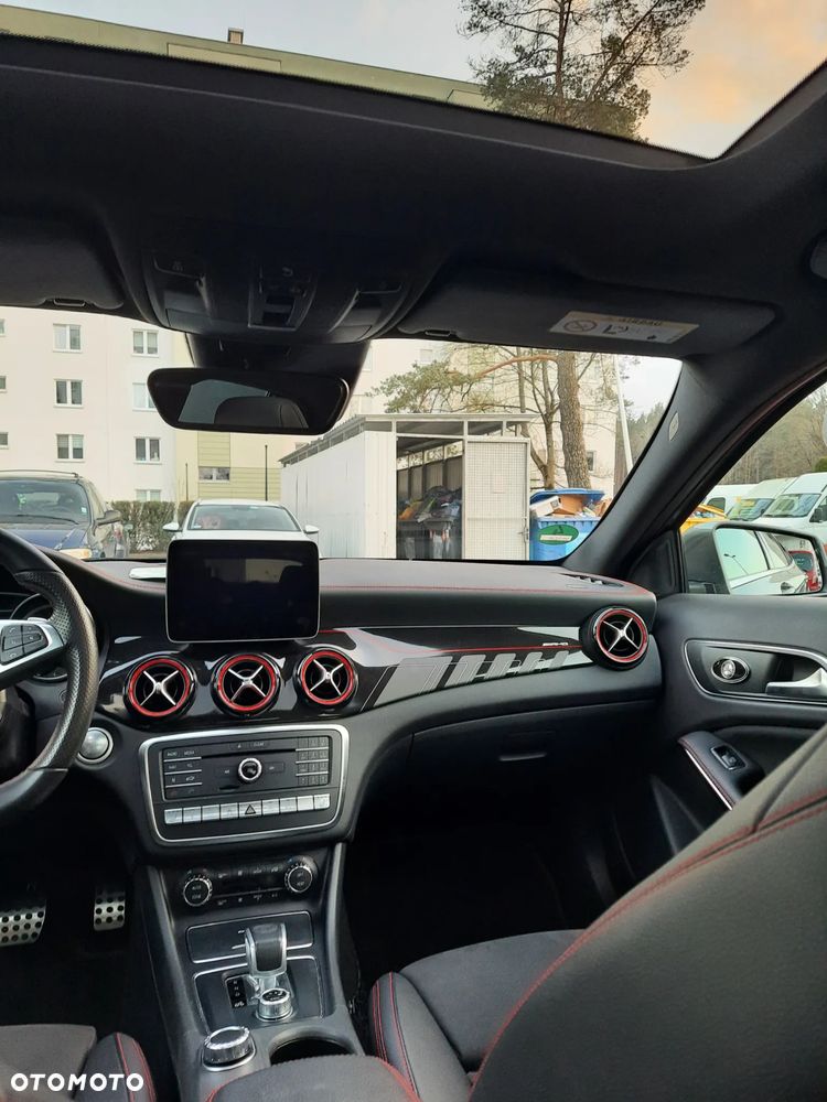 Mercedes-Benz GLA AMG 45 4Matic AMG Speedshift 7G-DCT - 17