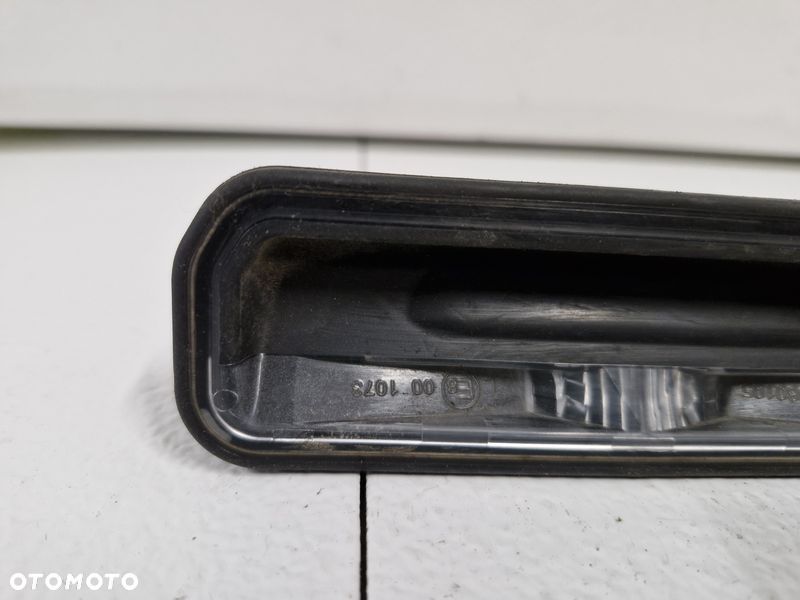 focus 3 mk3 kombi mikrostyk klapy bagażnika podświetlenie tablicy bm51-19b514-af - 3