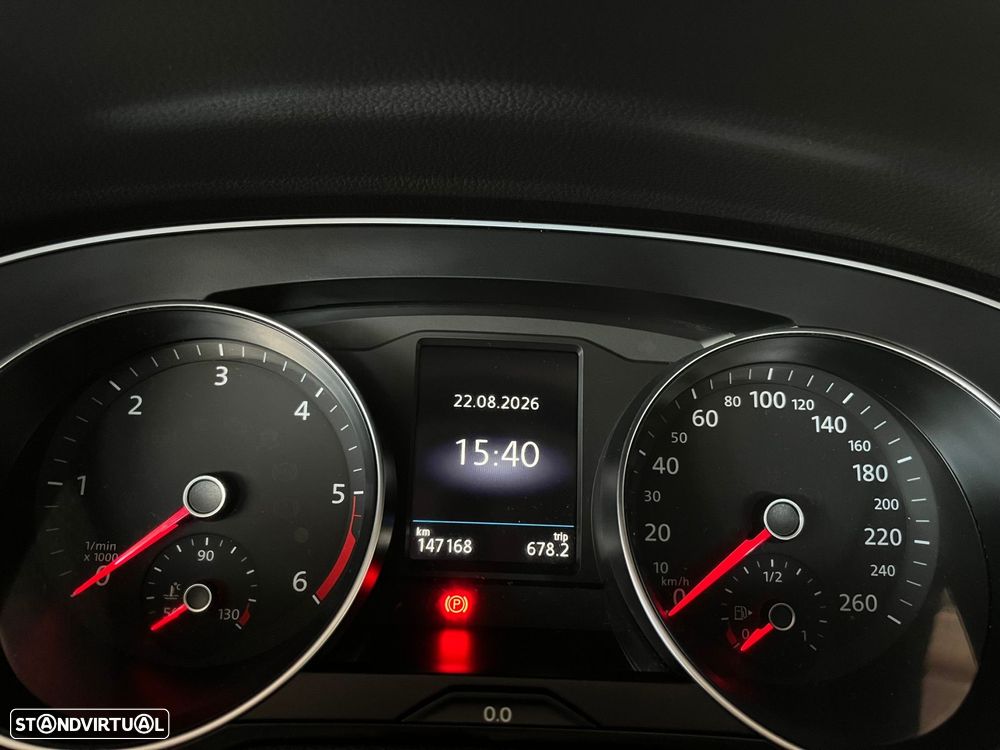 VW Passat Variant 2.0 TDI Elegance DSG - 19
