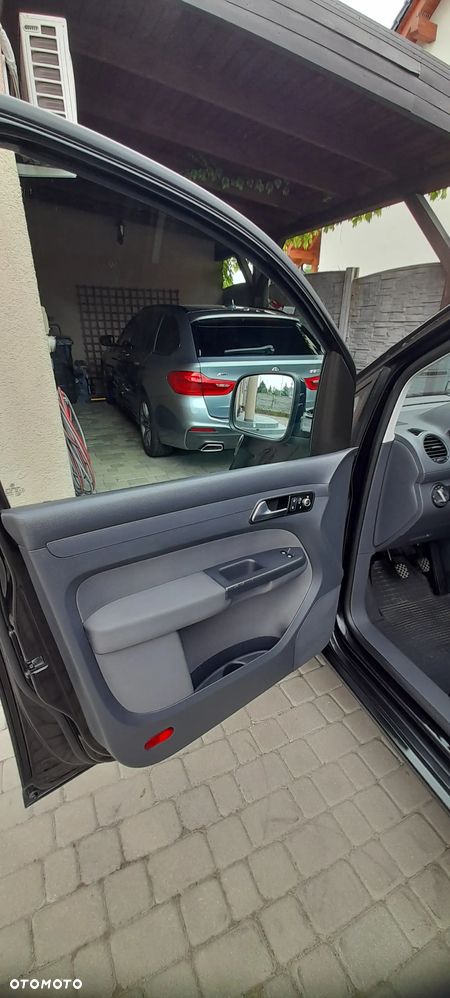 Volkswagen Caddy Comfortline BMT - 16