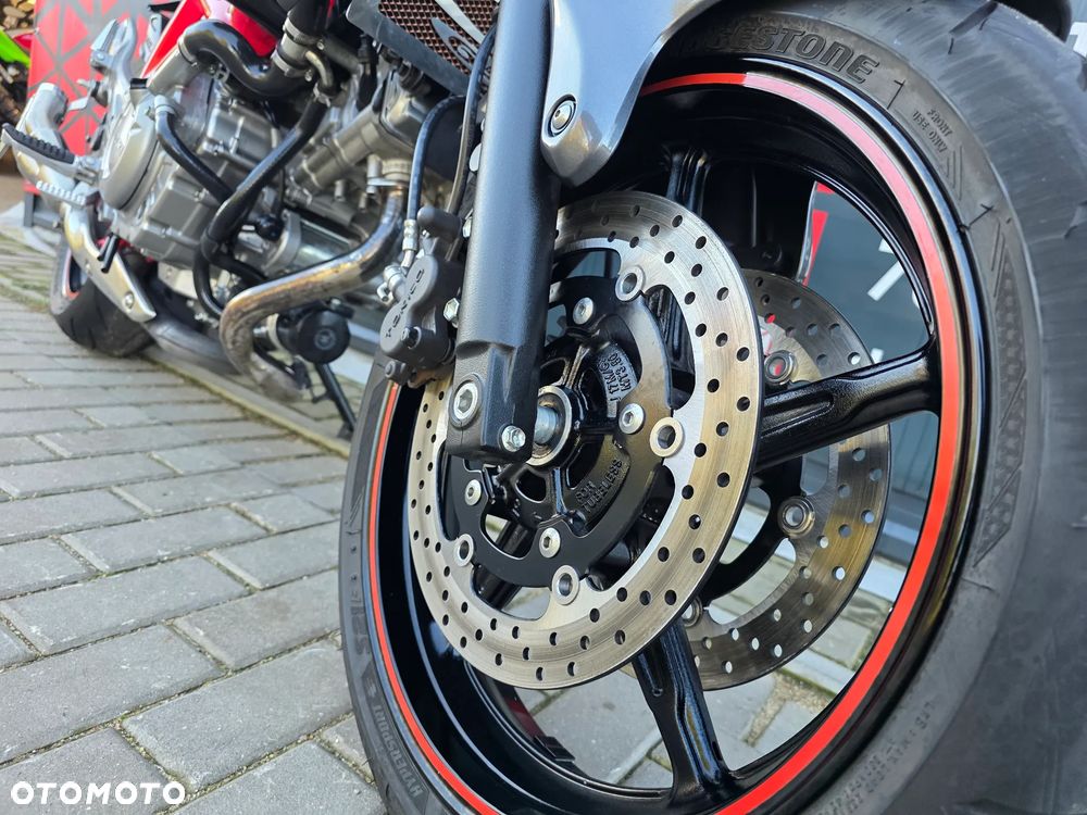 Suzuki Gladius - 27