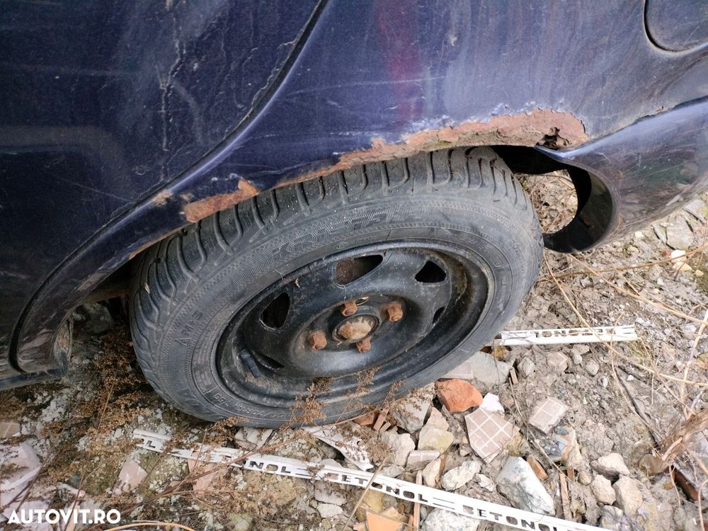 Dezmembrari  Ford FIESTA Mk 4  1995  > 2002 1.25 i 16V Benzina - 8