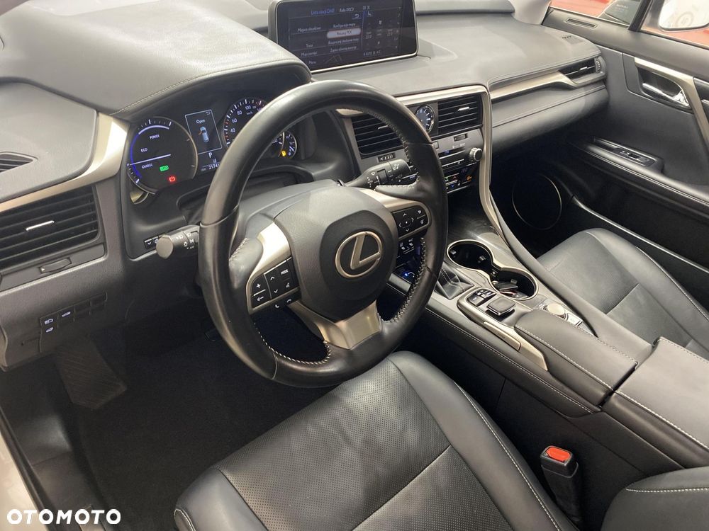 Lexus RX - 9