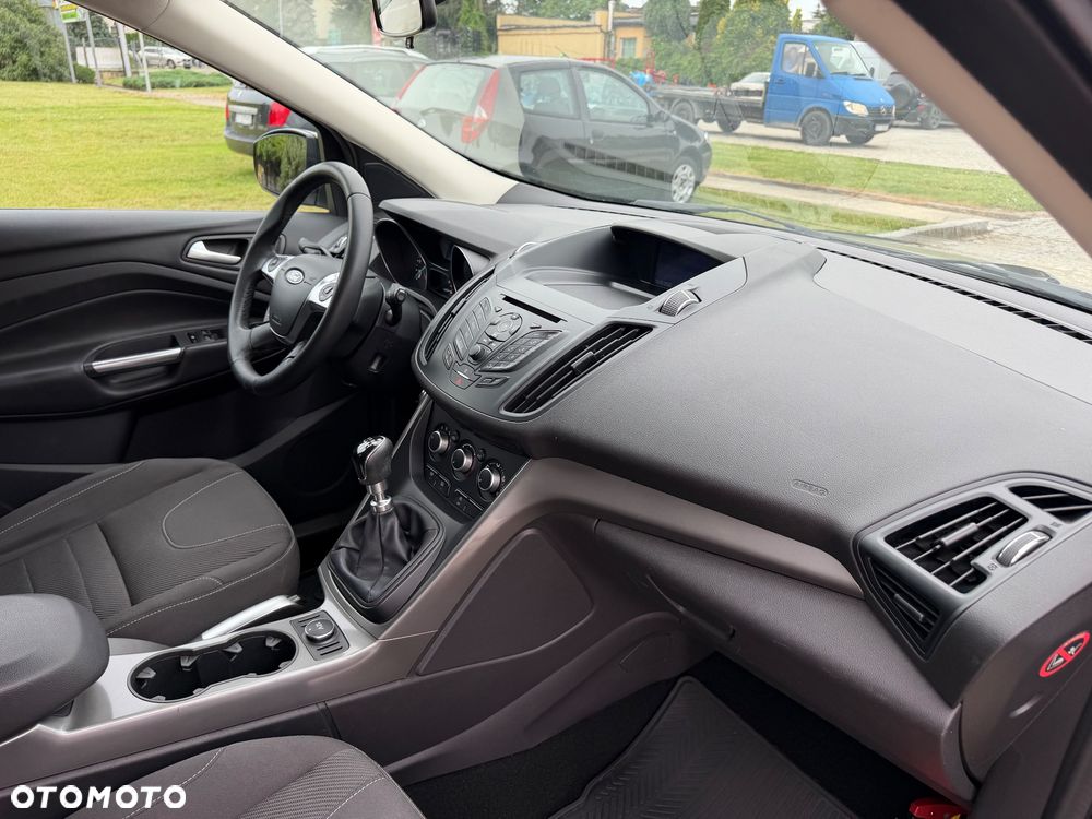 Ford Kuga - 32