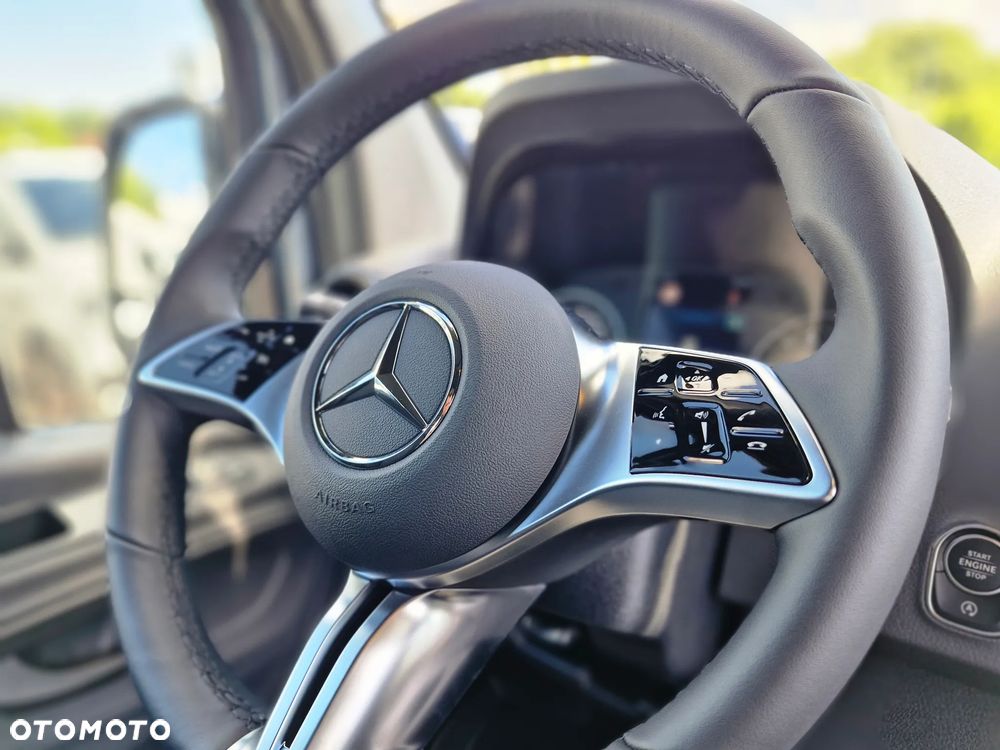 Mercedes-Benz Sprinter - 15