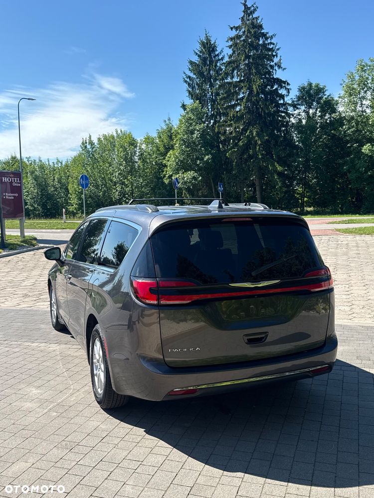 Chrysler Pacifica - 17